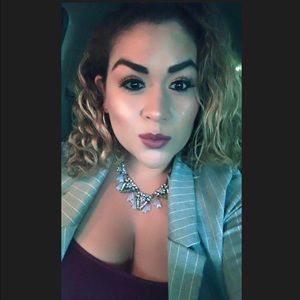 Meet your Posher, Emely